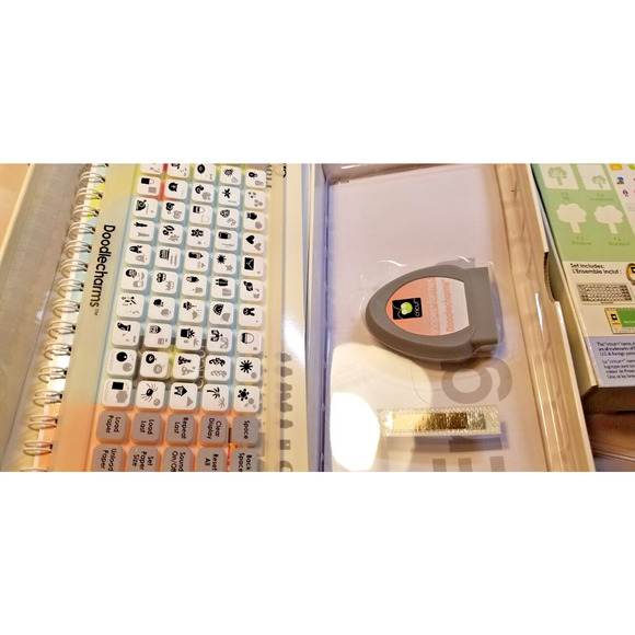 Lot Of 4 Cricut Cartridges Wildcard/My Community/Animal Kingdom/Doodlecharms - Picture 6 of 7